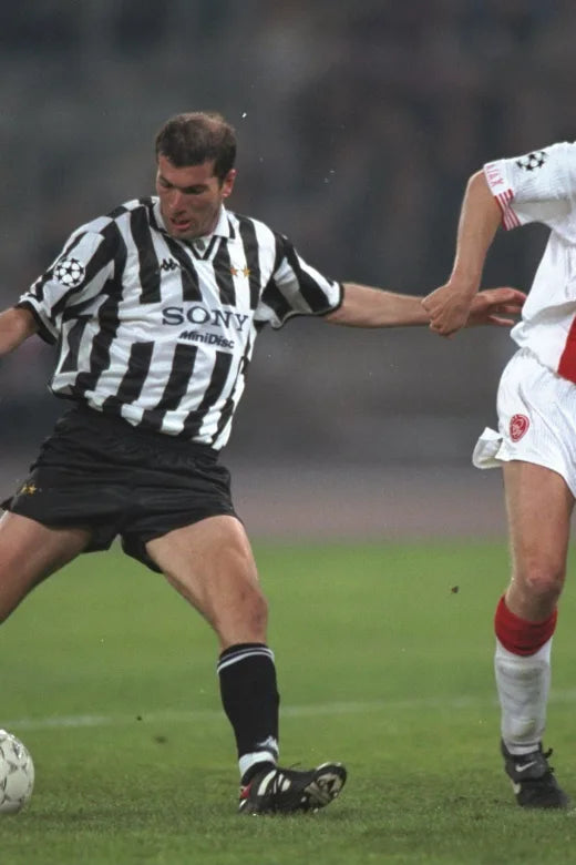 Juventus 96/97 • Home